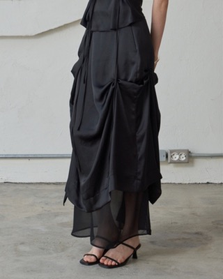 [ADELIO, LEADE TO LOVE] silk layered skirt, black